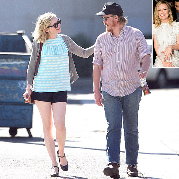 Ready to get Married! Kirsten Dunst Flaunts her Engagement Ring from